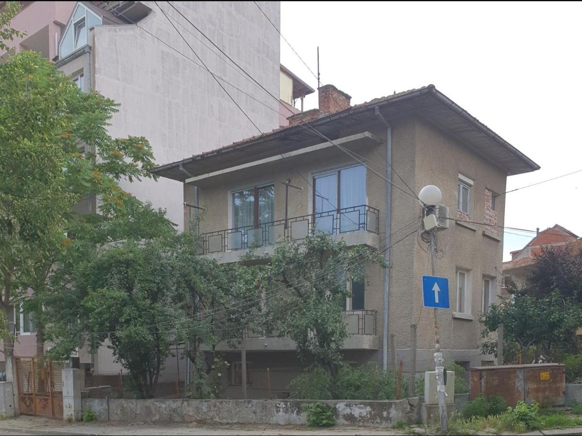 Sunny Apartment *